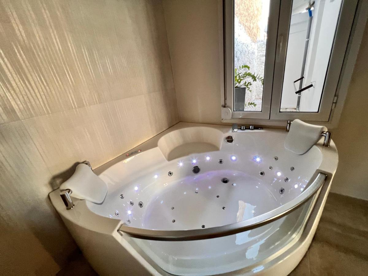 Perla Coco Jacuzzi Suites La Canea Esterno foto